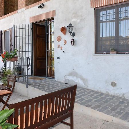 La Casa Di Enzo Acomodação com café da manhã Lequio Tanaro Exterior foto