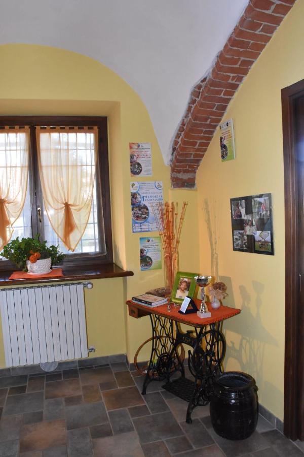 La Casa Di Enzo Acomodação com café da manhã Lequio Tanaro Exterior foto