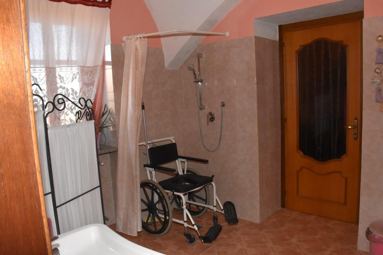 La Casa Di Enzo Acomodação com café da manhã Lequio Tanaro Exterior foto