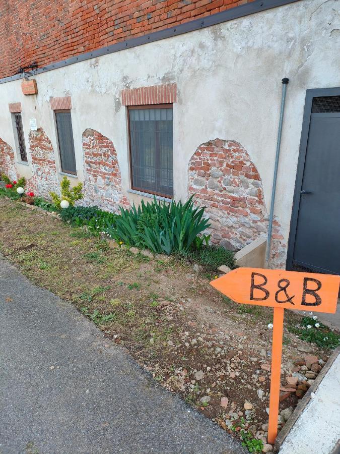 La Casa Di Enzo Acomodação com café da manhã Lequio Tanaro Exterior foto